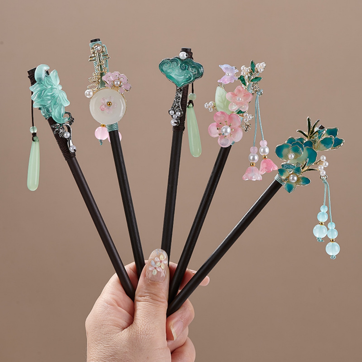 Florist Supplies - กิ๊บติดผมลายดอกไม้สไตล์วินเทจสำหรับผู้หญิง ไม้ประดับผมลายดอกไม้สุดหรูหรา เครื่องประดับศีรษะสำหรับชุดฮั่นฝู เครื่องประดับผม